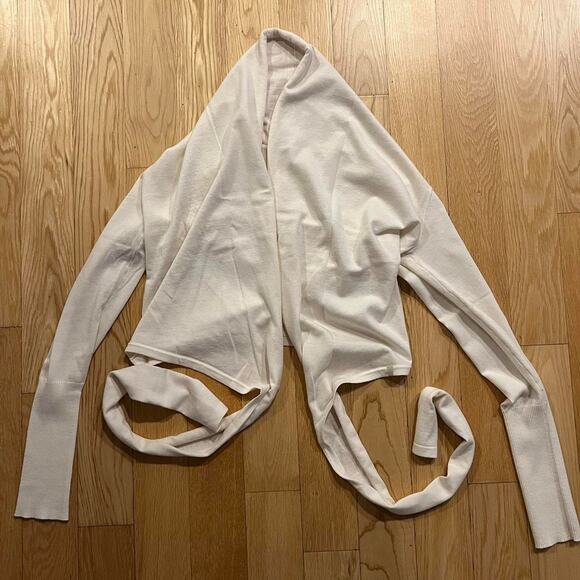 Neiwai white ballet cardigan - Picture 2 of 4